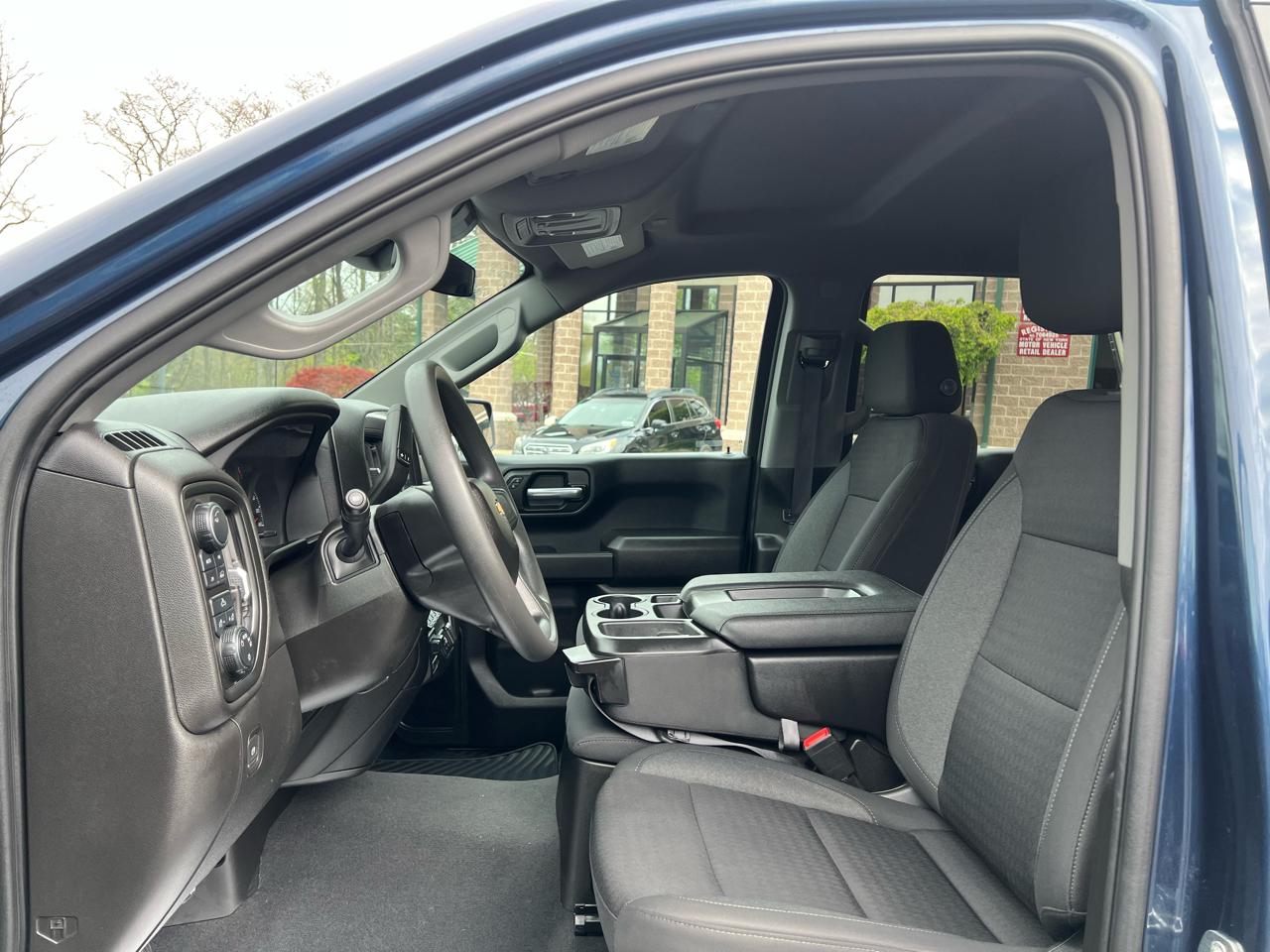 Chevrolet Silverado 1500 4WD Crew Cab 147" Custom 2023
