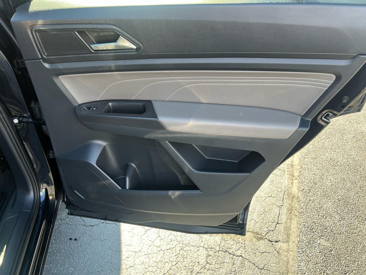 Volkswagen Atlas Cross Sport 3.6L V6 SE w/Technology 4MOTION 2022