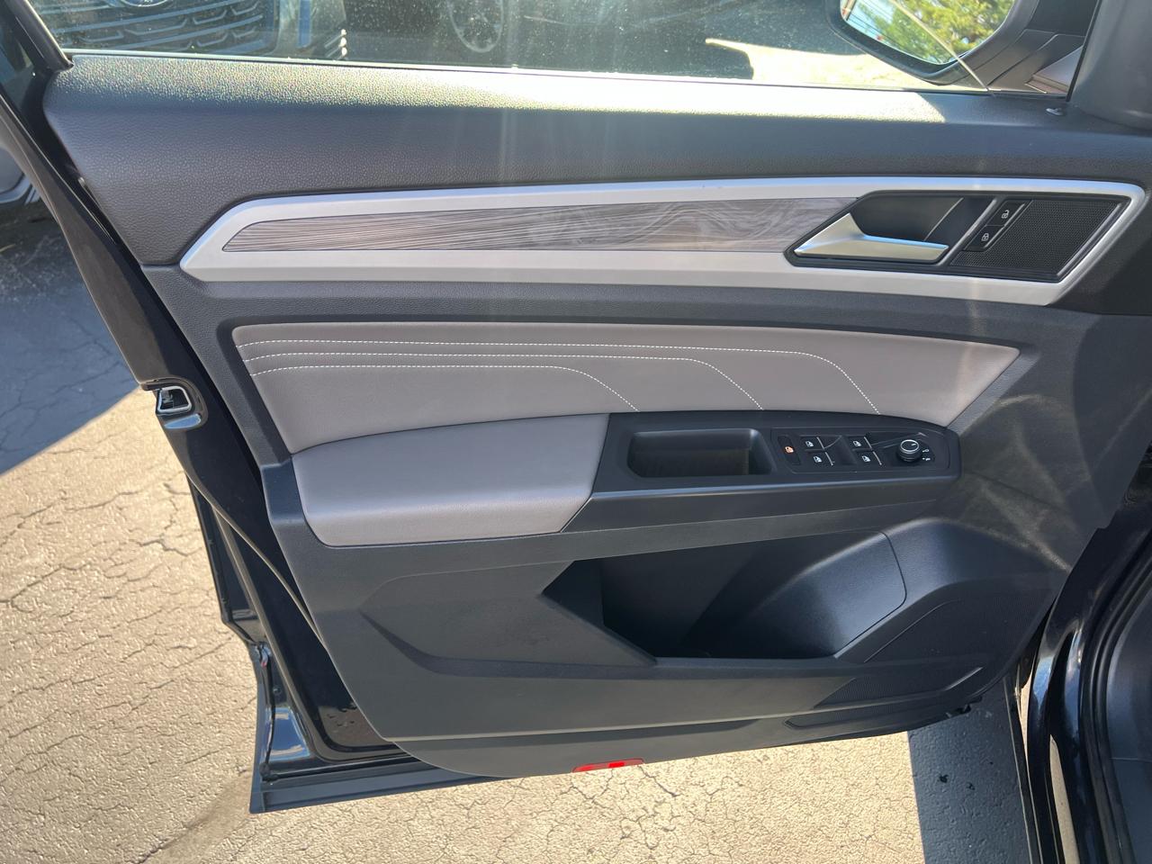 Volkswagen Atlas Cross Sport 3.6L V6 SE w/Technology 4MOTION 2022