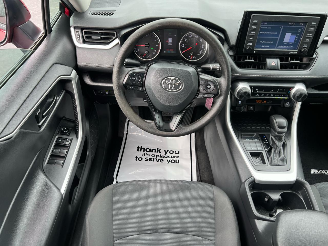 Toyota RAV4 LE AWD (Natl) 2021