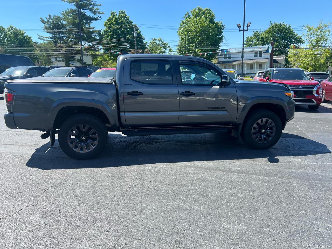 Toyota Tacoma 4WD Limited Double Cab 5' Bed V6 AT (Natl) 2022