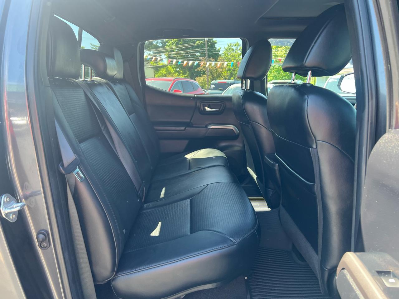 Toyota Tacoma 4WD Limited Double Cab 5' Bed V6 AT (Natl) 2022