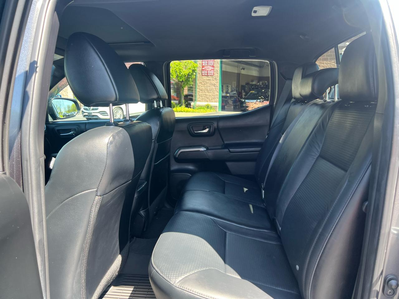 Toyota Tacoma 4WD Limited Double Cab 5' Bed V6 AT (Natl) 2022