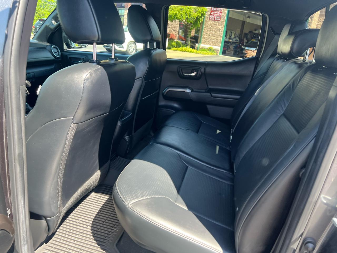 Toyota Tacoma 4WD Limited Double Cab 5' Bed V6 AT (Natl) 2022