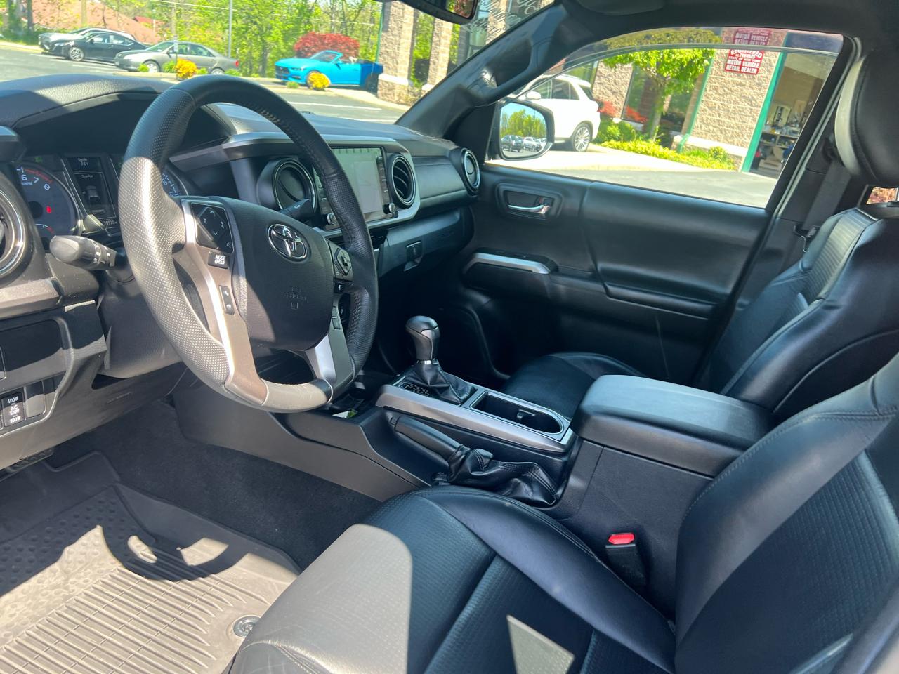Toyota Tacoma 4WD Limited Double Cab 5' Bed V6 AT (Natl) 2022