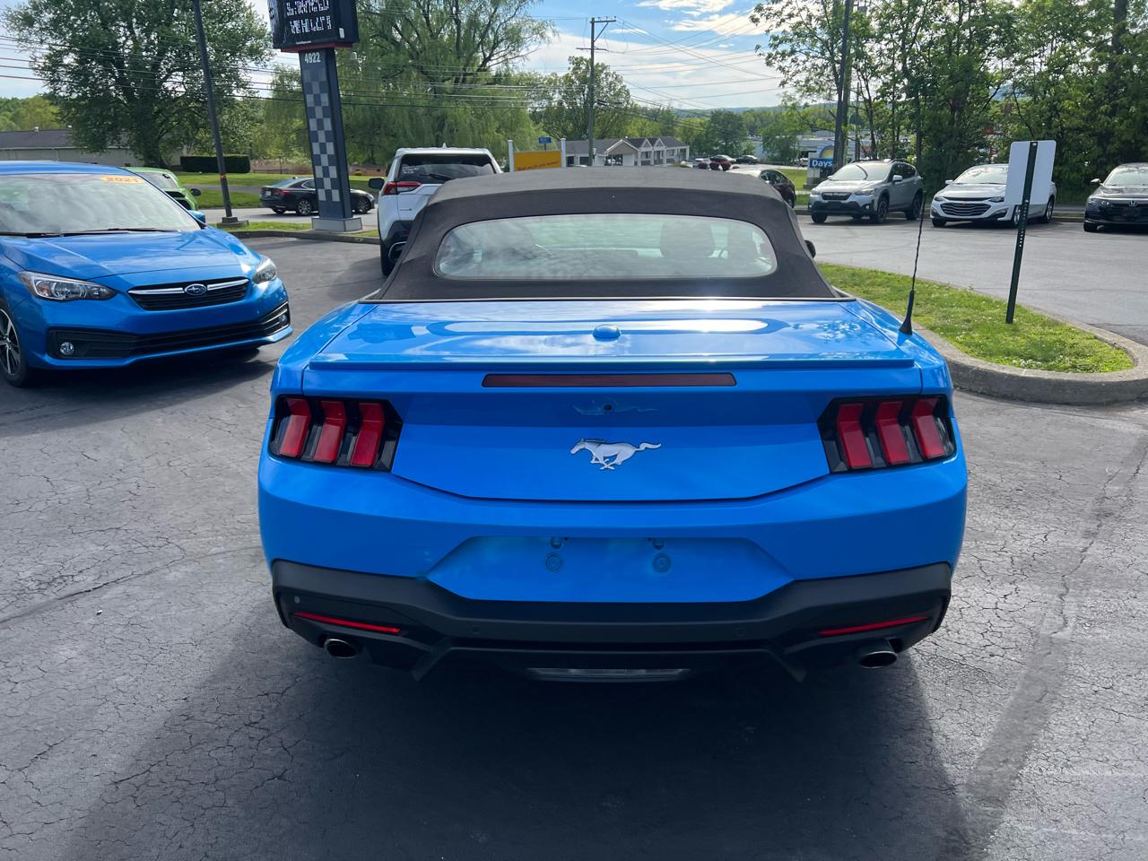 Ford Mustang EcoBoost Convertible 2024