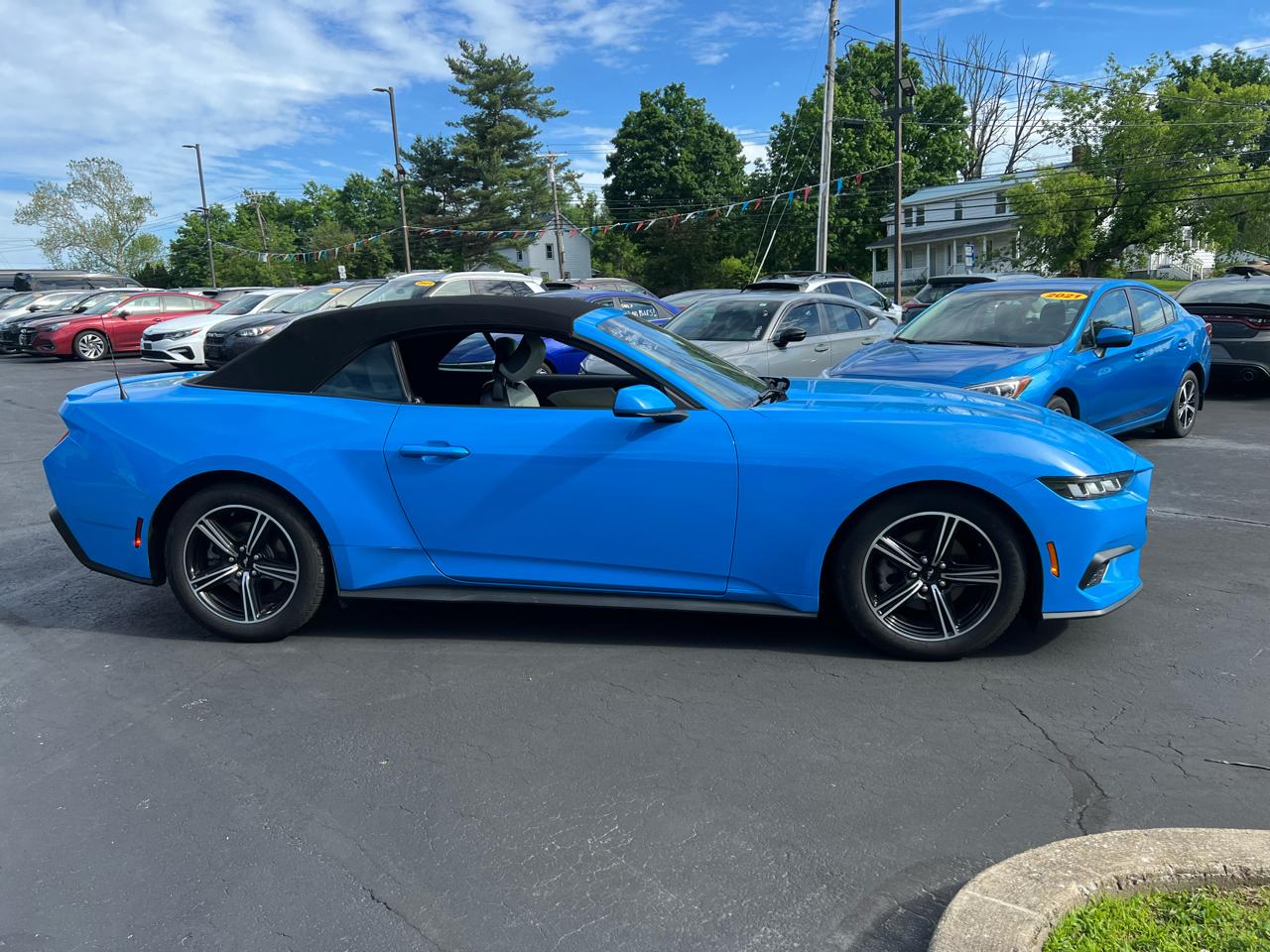 Ford Mustang EcoBoost Convertible 2024