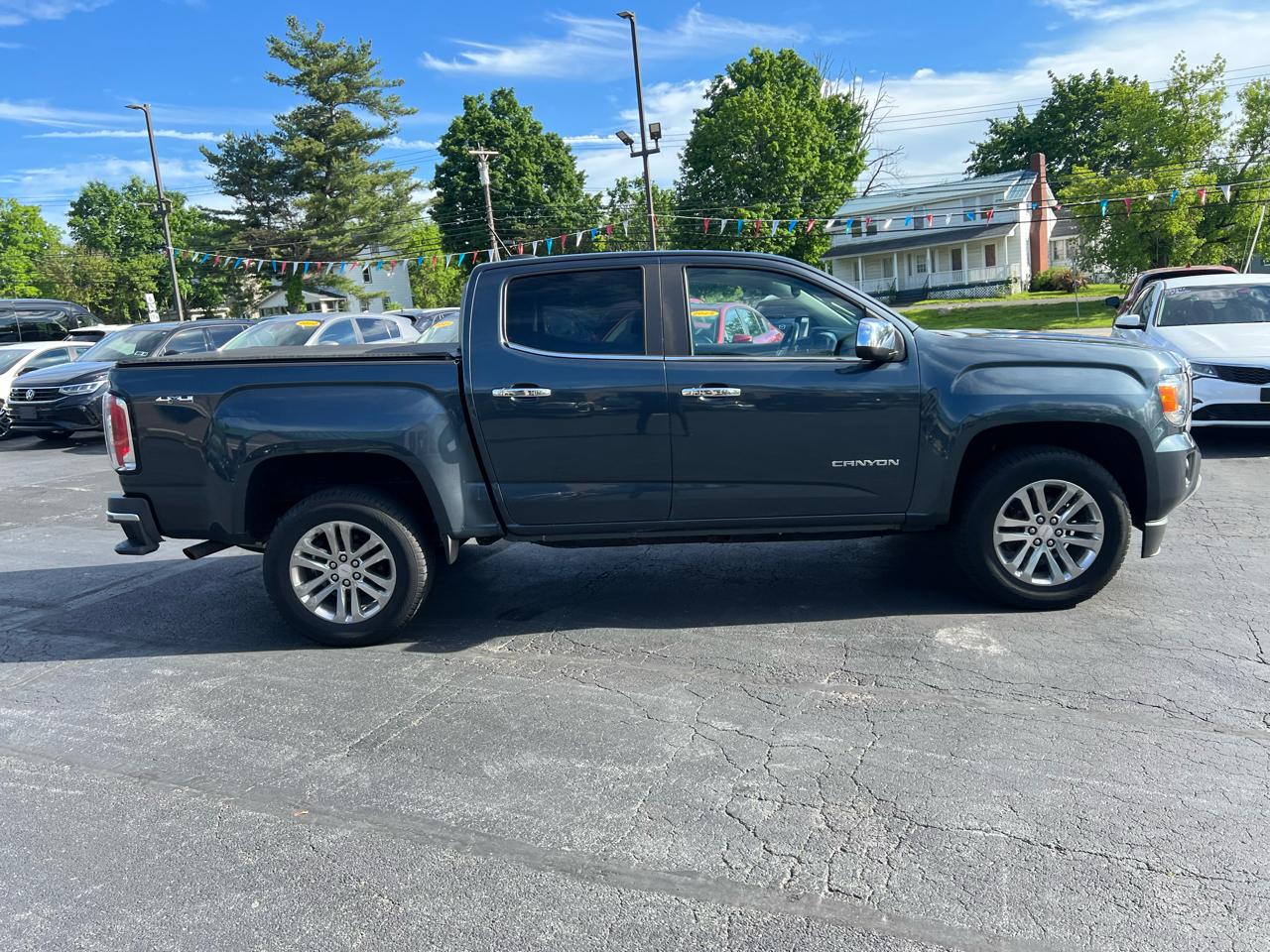 GMC Canyon 4WD Crew Cab 128" SLT 2020