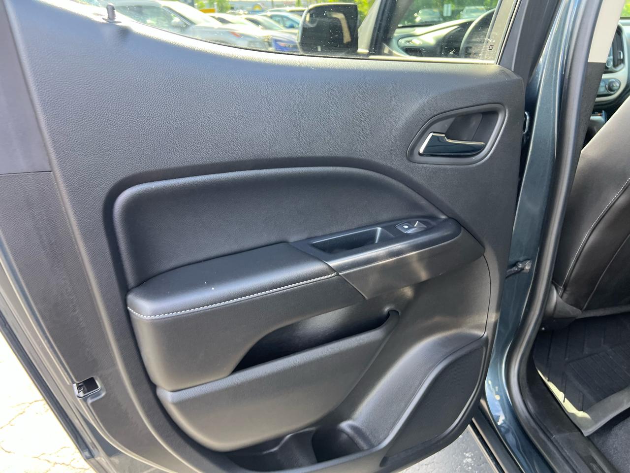 GMC Canyon 4WD Crew Cab 128" SLT 2020