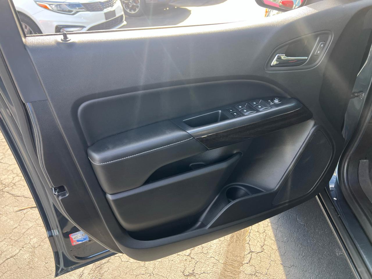 GMC Canyon 4WD Crew Cab 128" SLT 2020