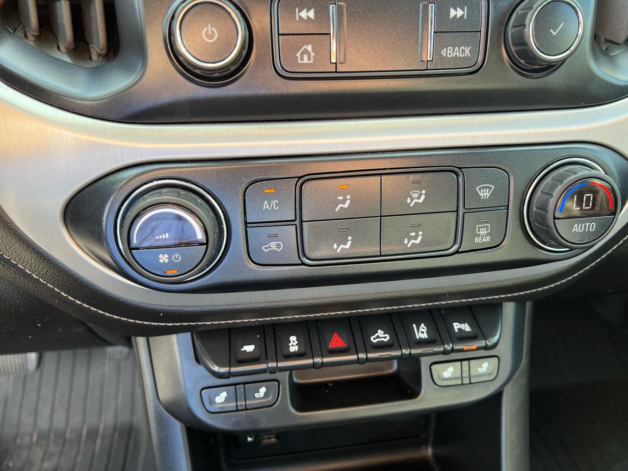 GMC Canyon 4WD Crew Cab 128" SLT 2020