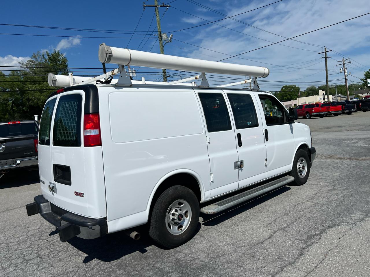 GMC Savana Cargo Van RWD 2500 135" 2020