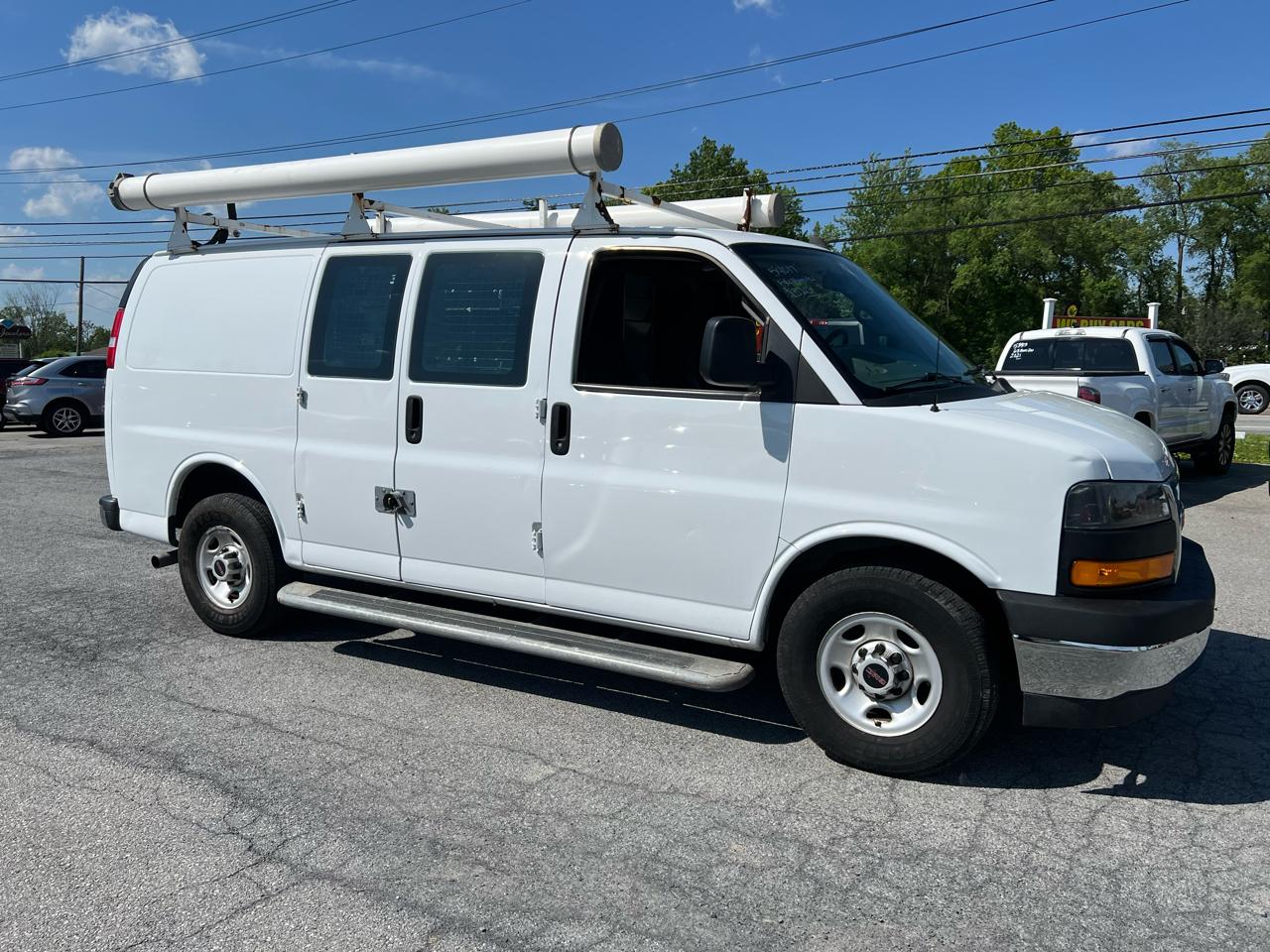 GMC Savana Cargo Van RWD 2500 135" 2020