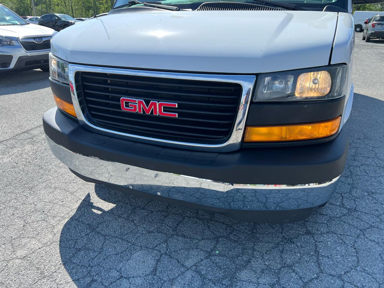 GMC Savana Cargo Van RWD 2500 135" 2020
