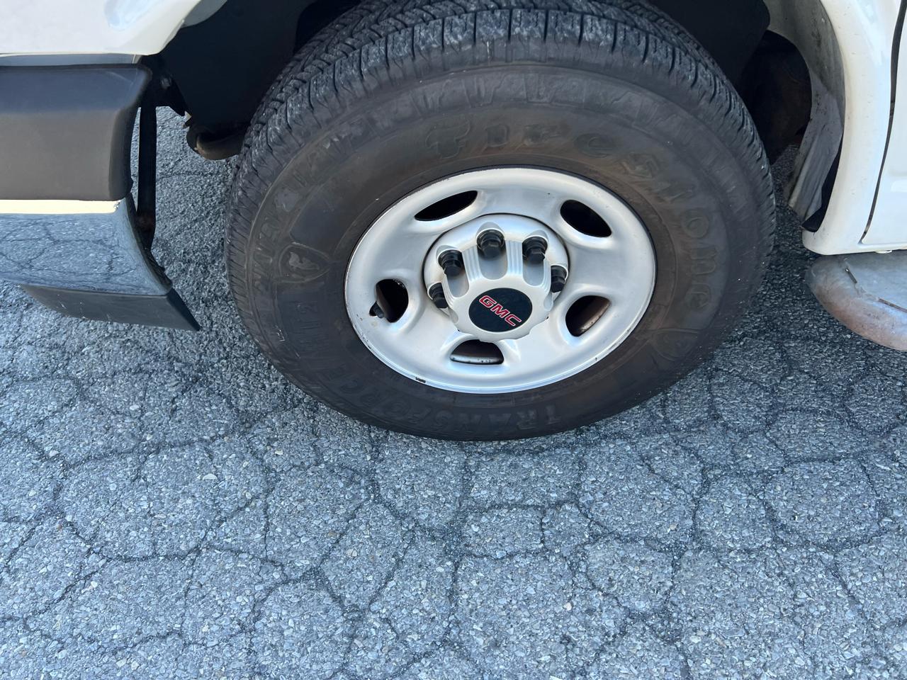 GMC Savana Cargo Van RWD 2500 135" 2020