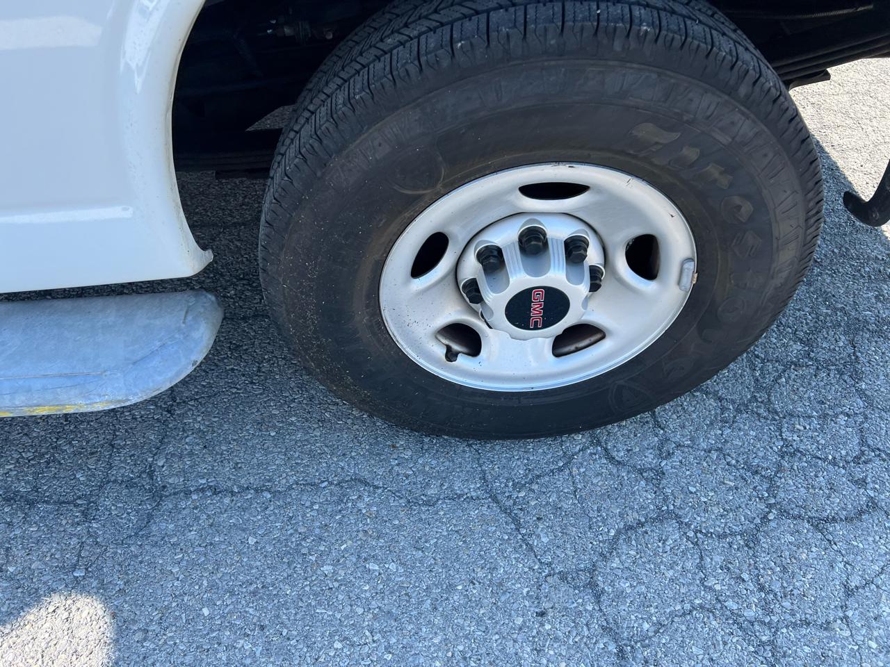 GMC Savana Cargo Van RWD 2500 135" 2020