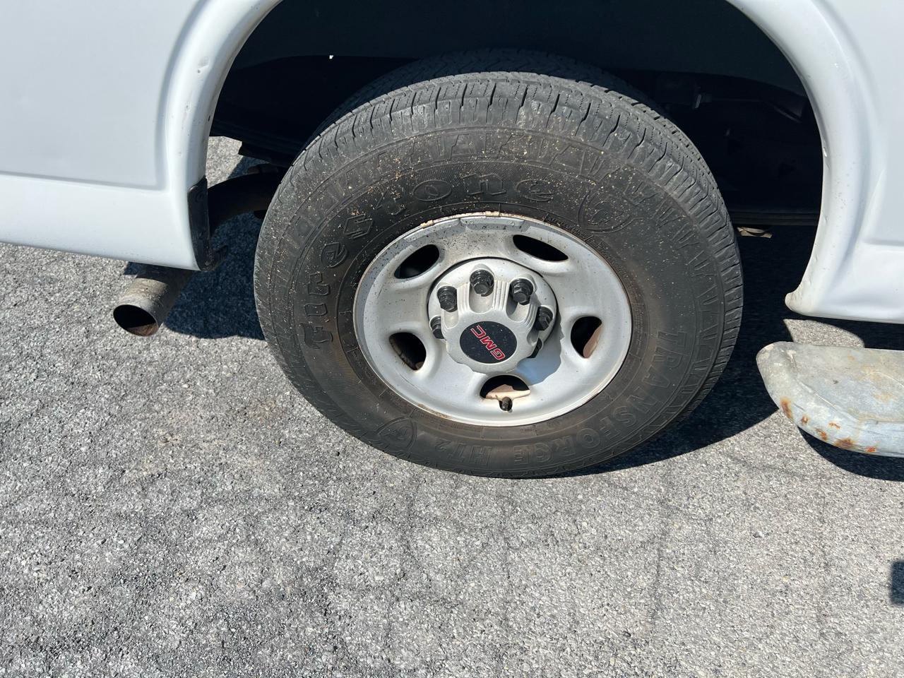 GMC Savana Cargo Van RWD 2500 135" 2020