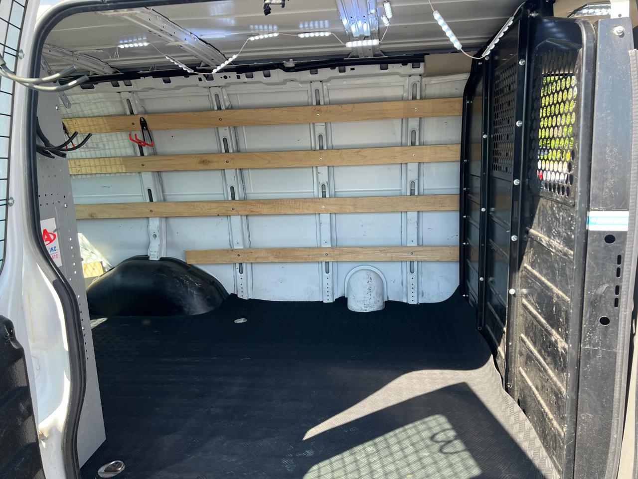 GMC Savana Cargo Van RWD 2500 135" 2020