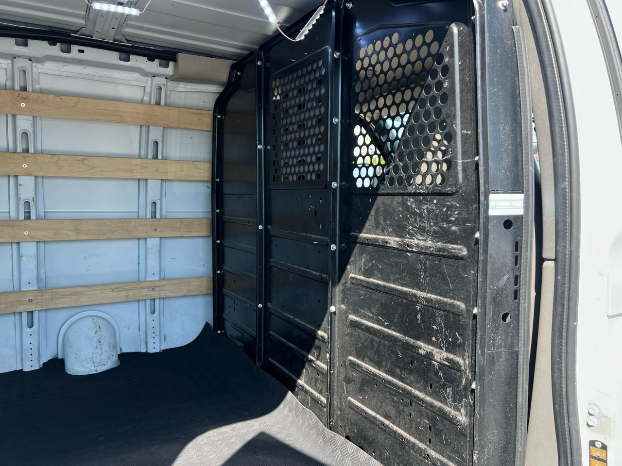 GMC Savana Cargo Van RWD 2500 135" 2020