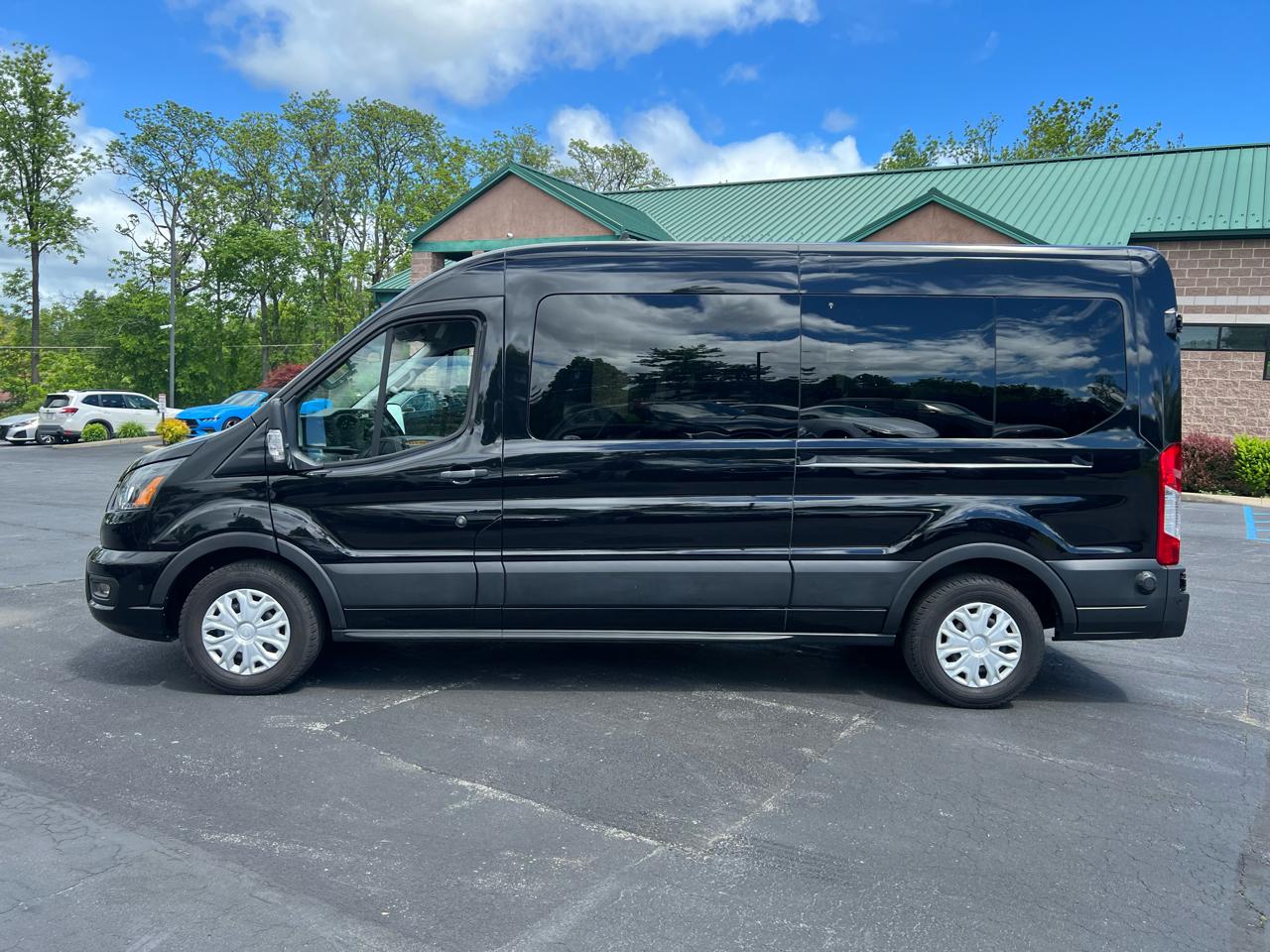 Ford Transit Passenger Wagon T-350 148" Med Roof XLT RWD 2024
