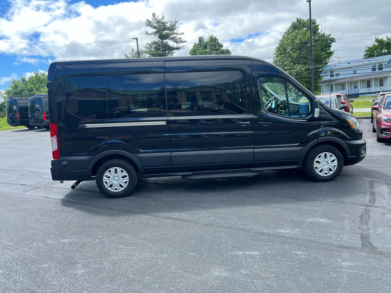 Ford Transit Passenger Wagon T-350 148" Med Roof XLT RWD 2024