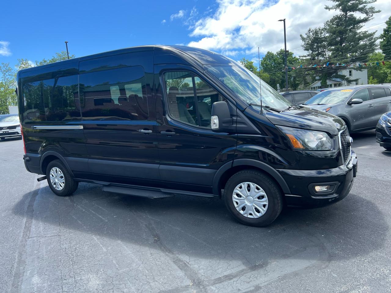 Ford Transit Passenger Wagon T-350 148" Med Roof XLT RWD 2024