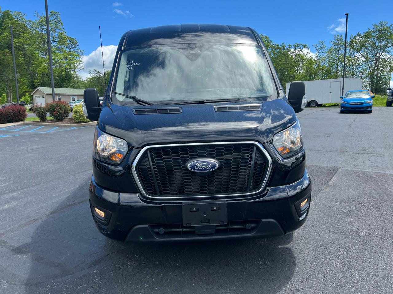 Ford Transit Passenger Wagon T-350 148" Med Roof XLT RWD 2024