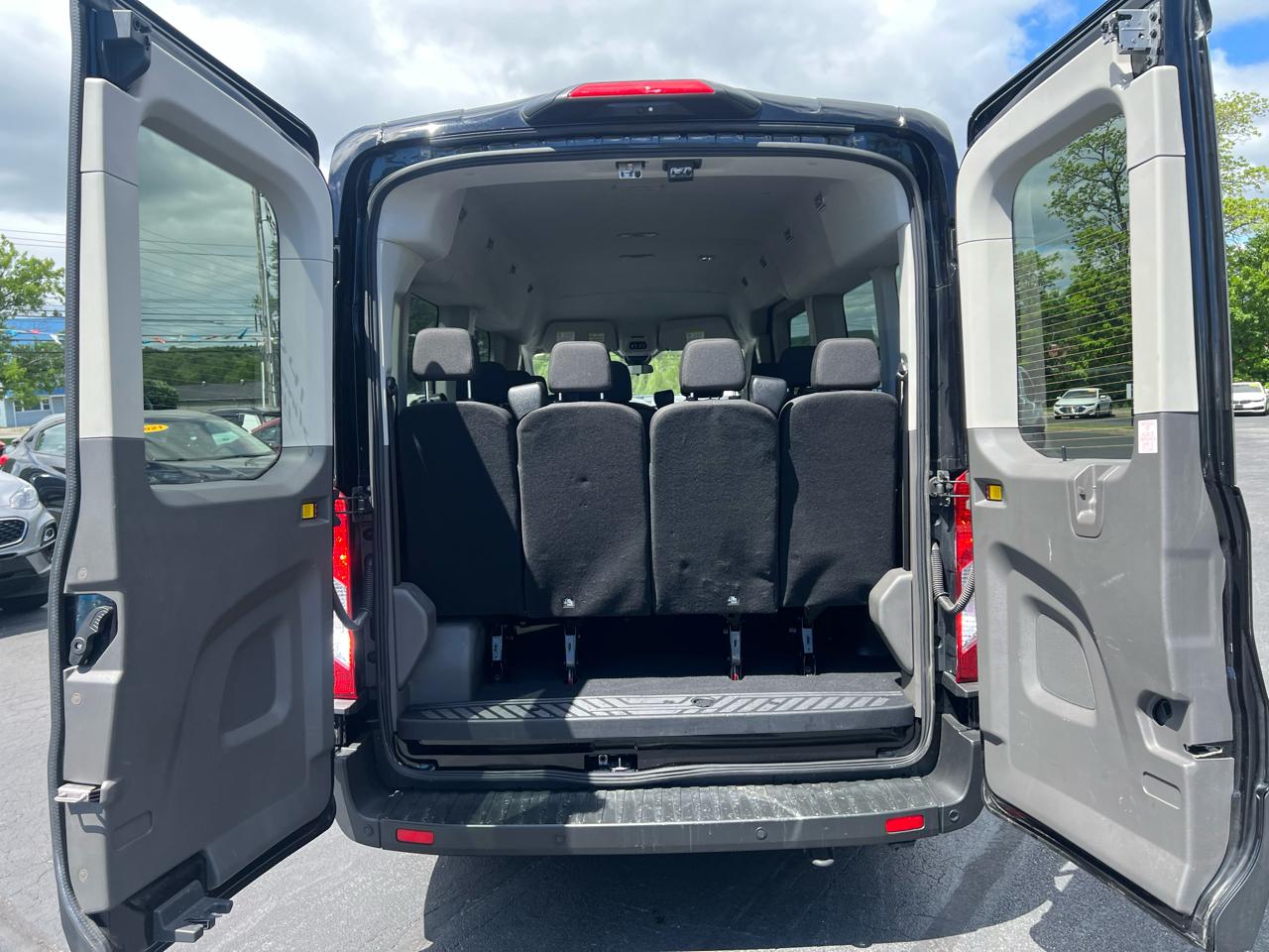 Ford Transit Passenger Wagon T-350 148" Med Roof XLT RWD 2024