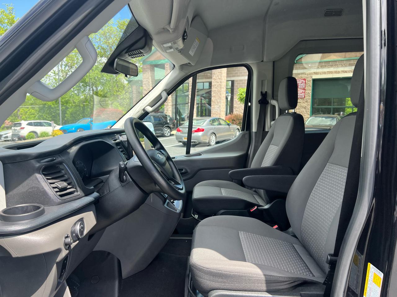 Ford Transit Passenger Wagon T-350 148" Med Roof XLT RWD 2024