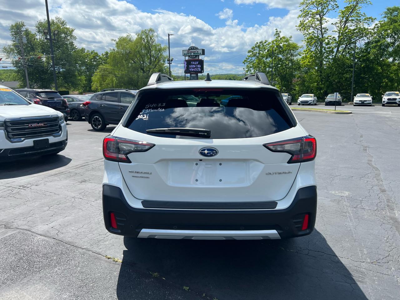 Subaru Outback Limited CVT 2021