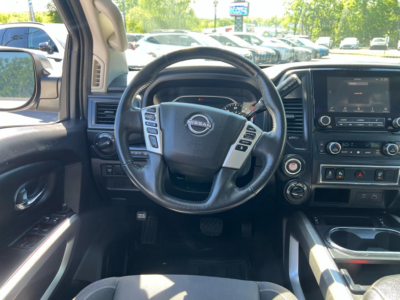 Nissan Titan 4x4 Crew Cab SV 2023