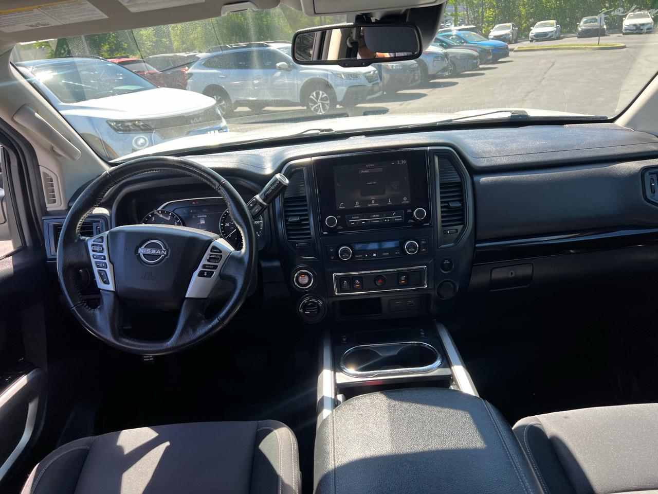 Nissan Titan 4x4 Crew Cab SV 2023