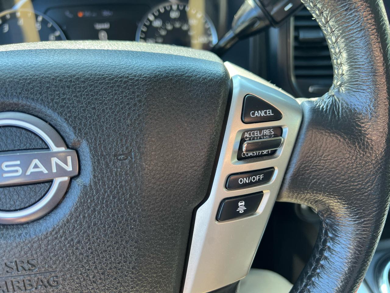 Nissan Titan 4x4 Crew Cab SV 2023