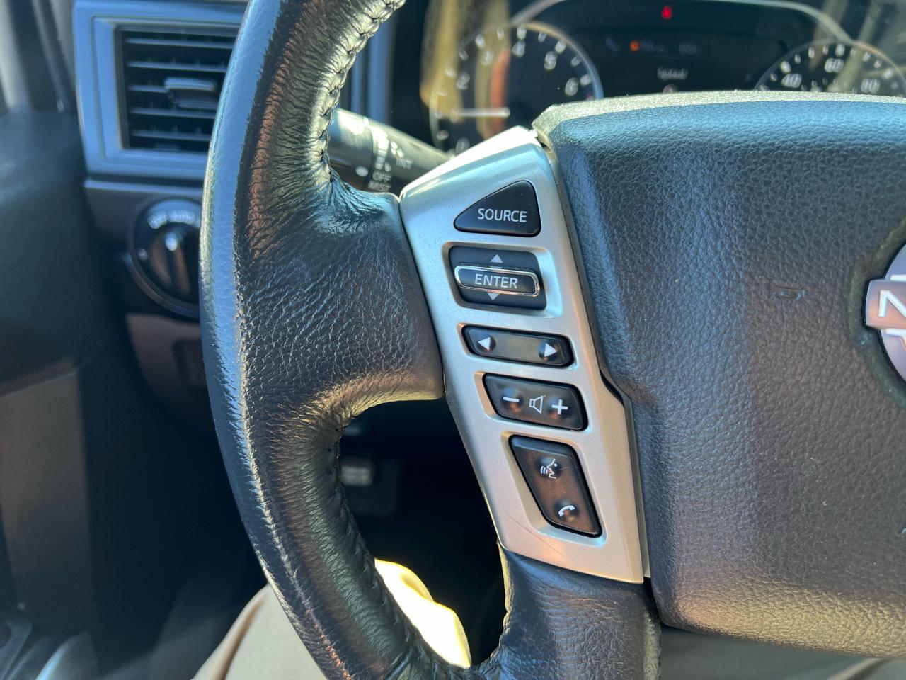 Nissan Titan 4x4 Crew Cab SV 2023