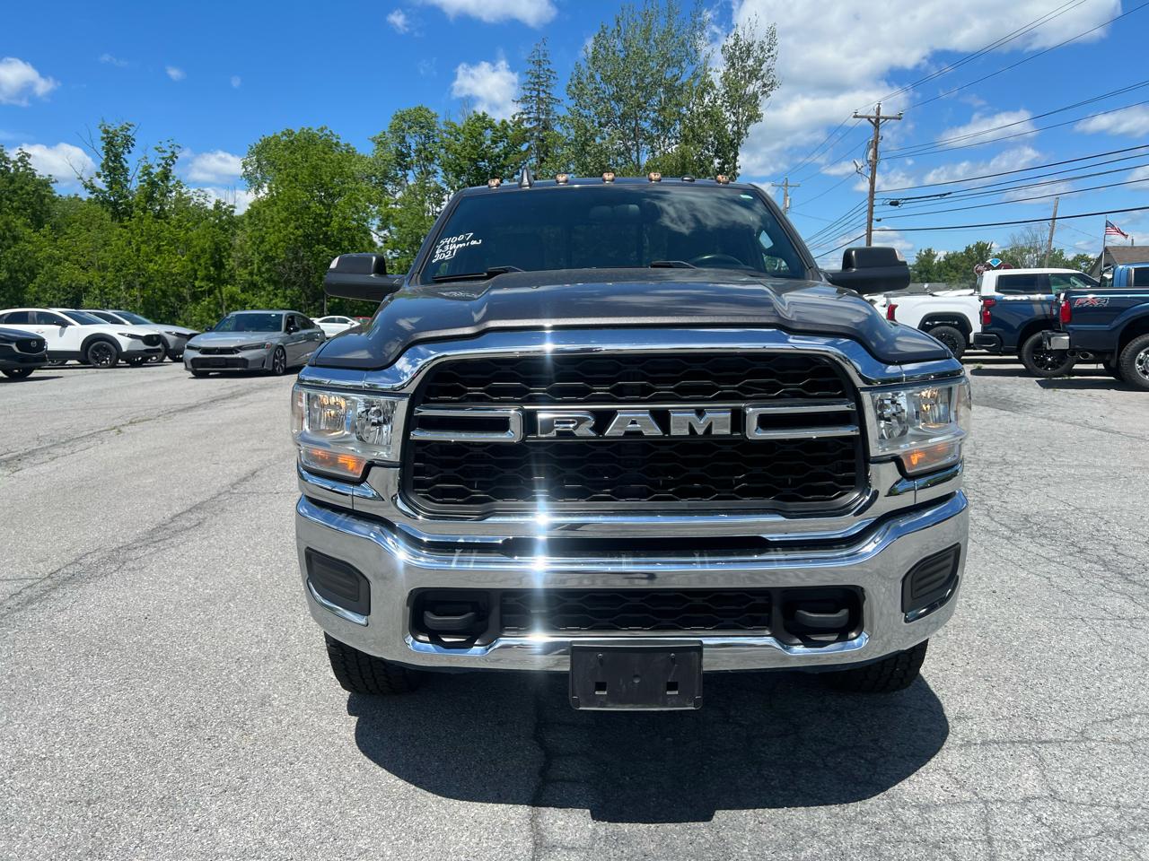 RAM 3500 Tradesman 4x4 Reg Cab 8' Box 2021