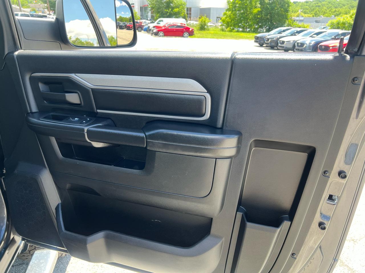 RAM 3500 Tradesman 4x4 Reg Cab 8' Box 2021