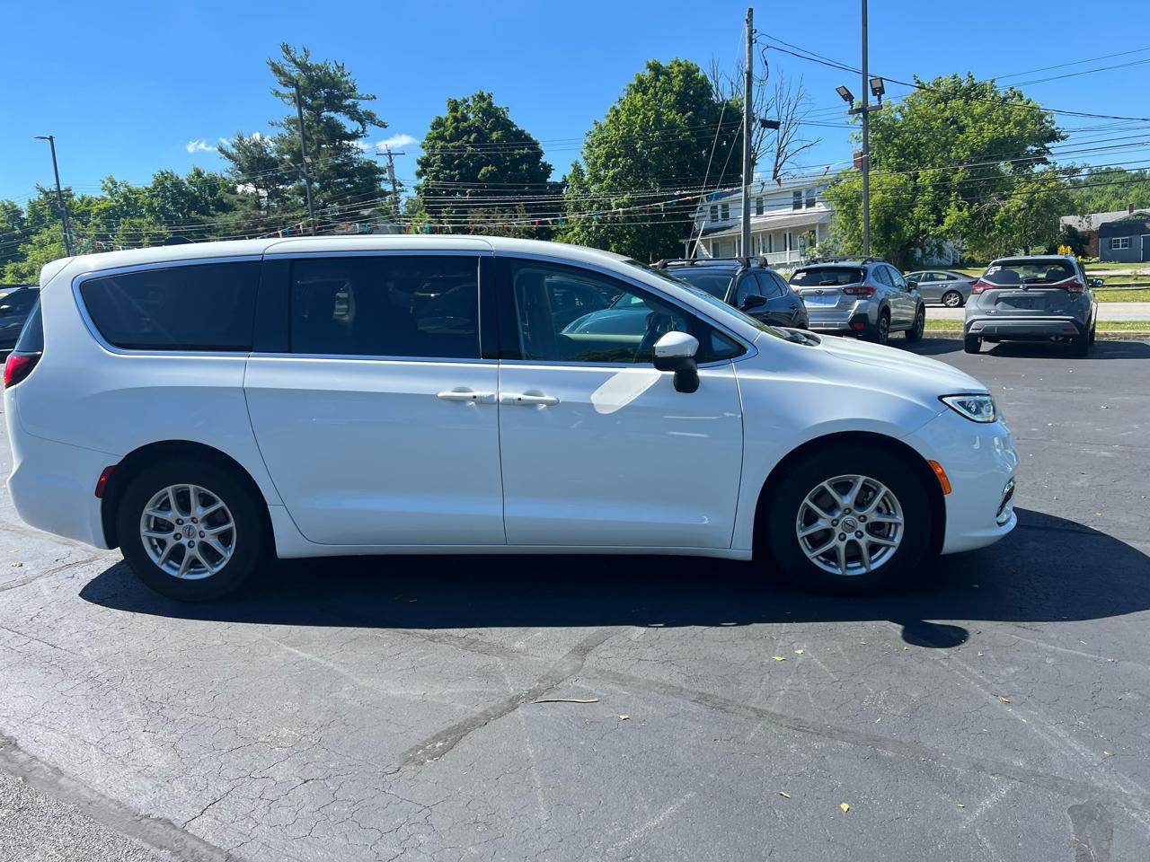 Chrysler Pacifica Touring L FWD 2023