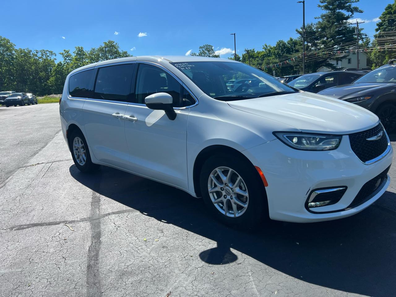 Chrysler Pacifica Touring L FWD 2023