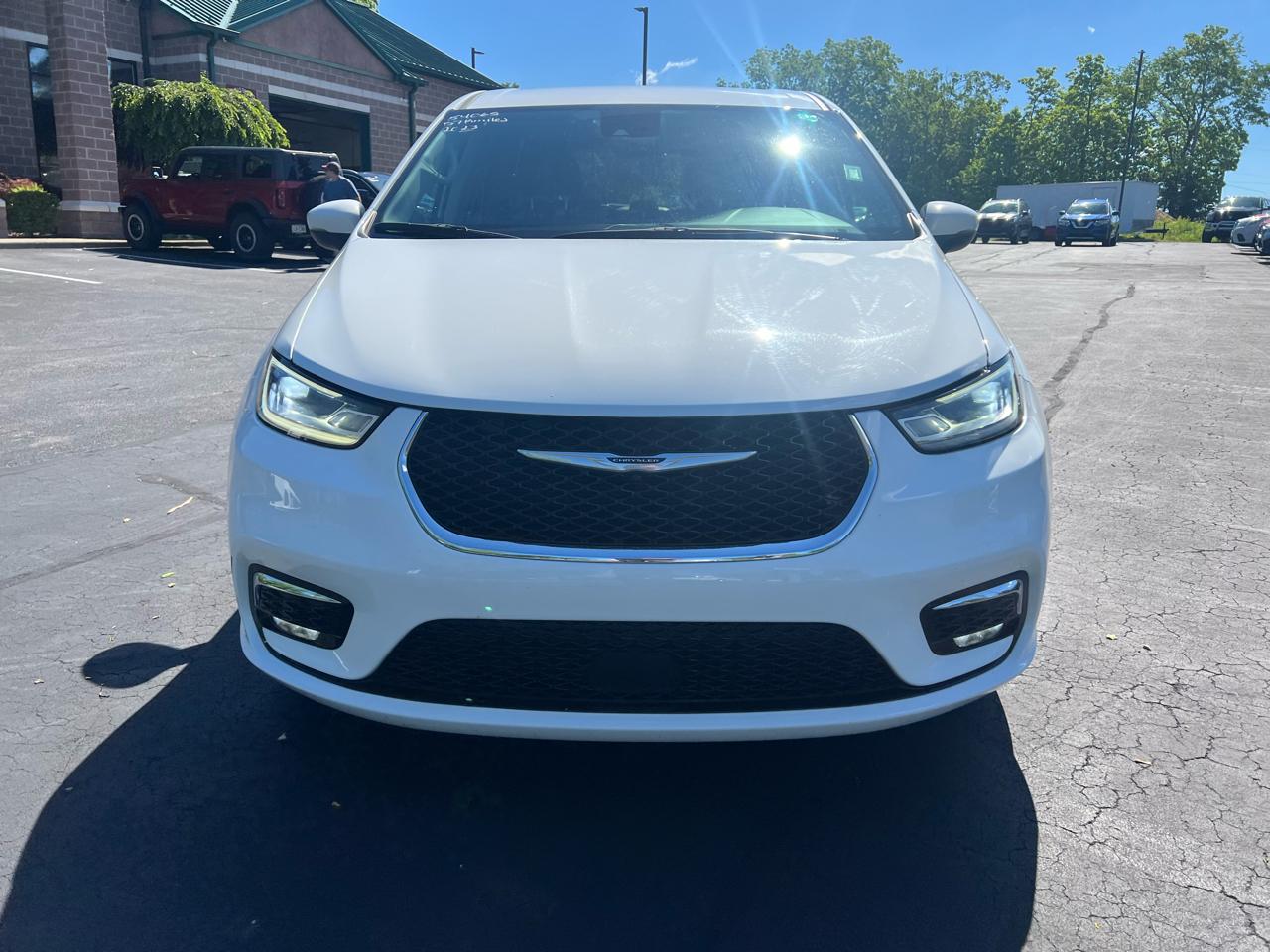 Chrysler Pacifica Touring L FWD 2023