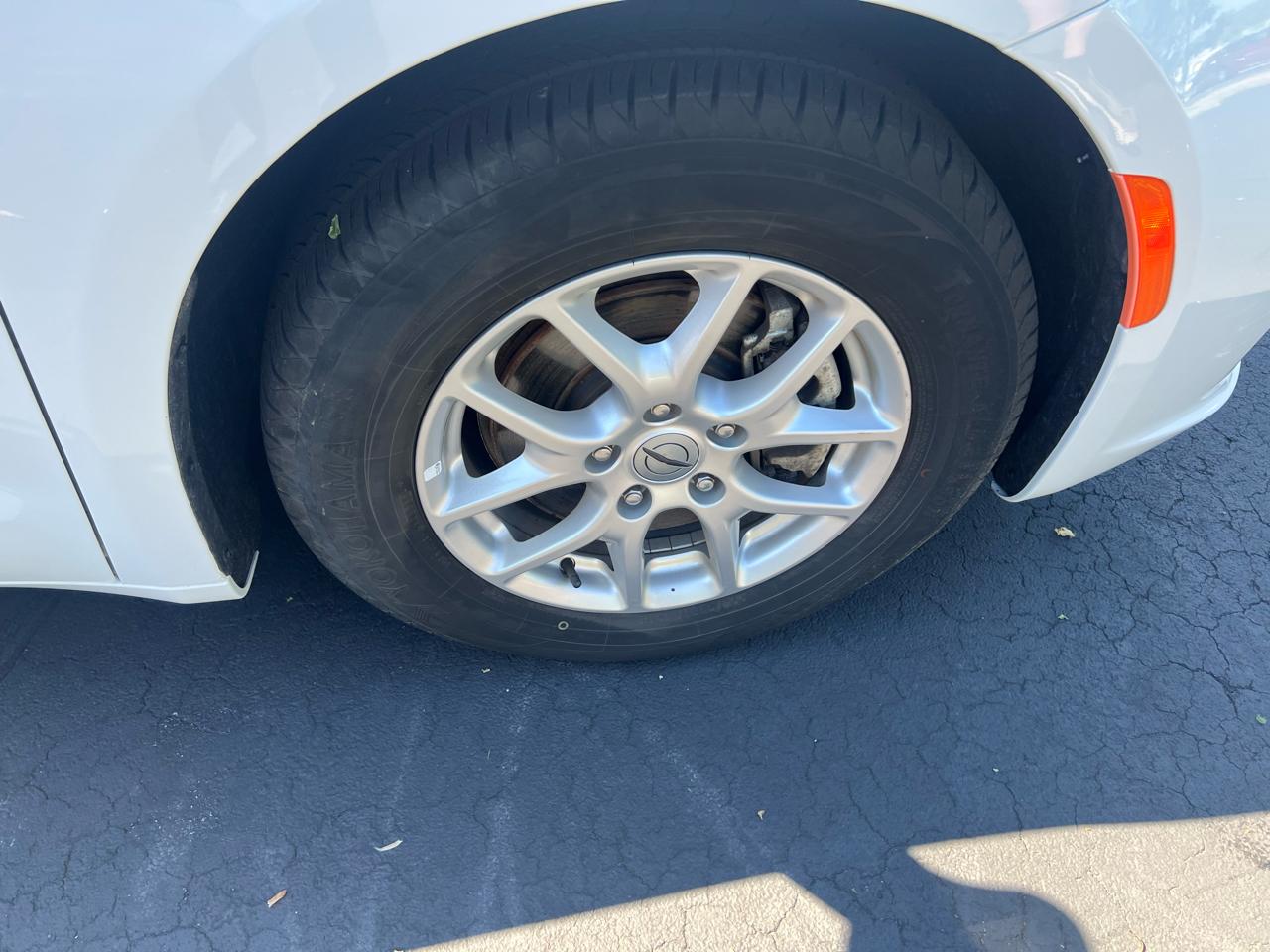 Chrysler Pacifica Touring L FWD 2023