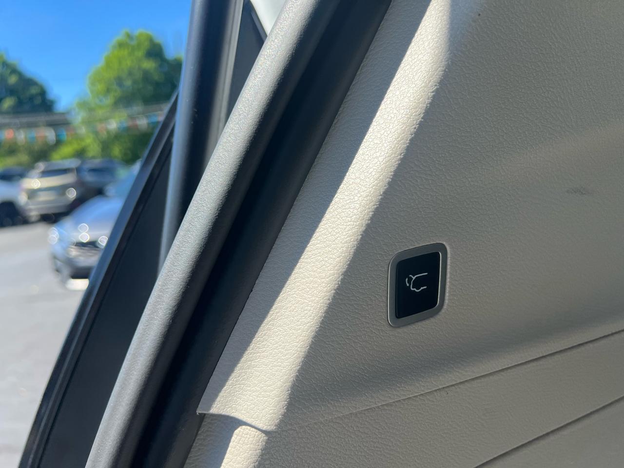 Chrysler Pacifica Touring L FWD 2023