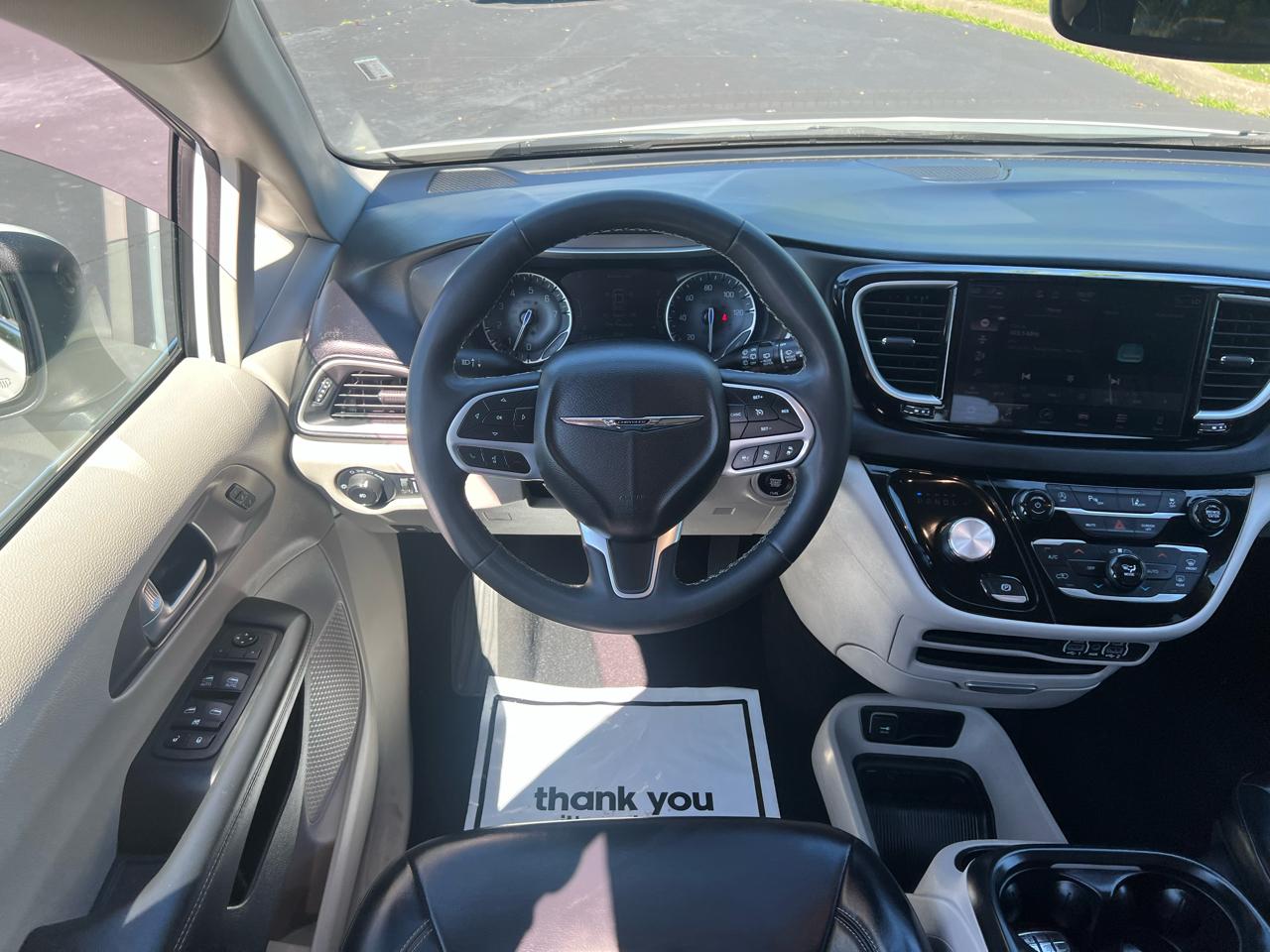 Chrysler Pacifica Touring L FWD 2023