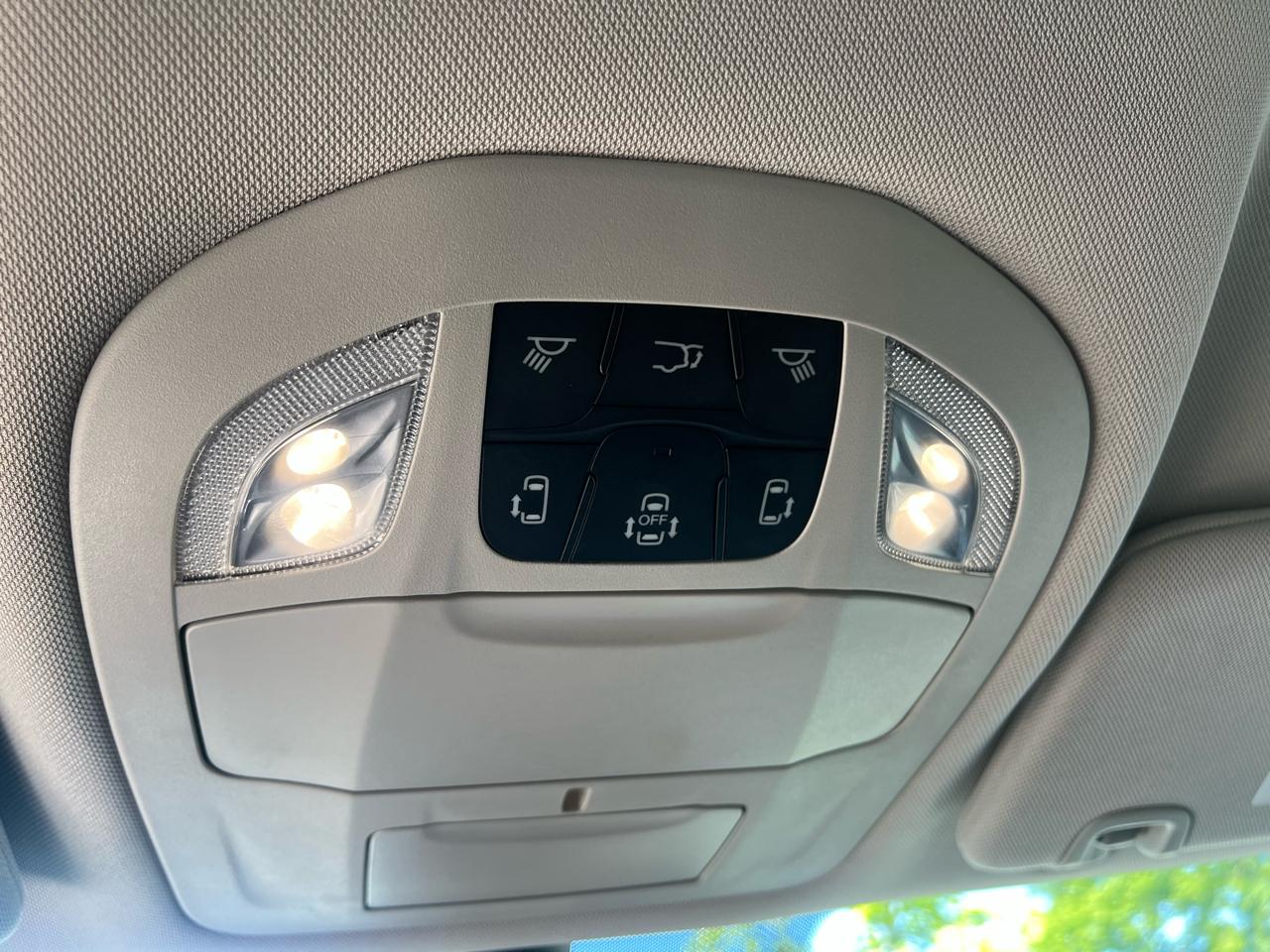 Chrysler Pacifica Touring L FWD 2023