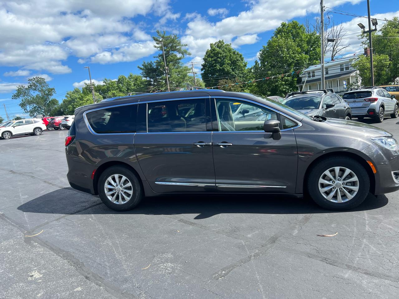 Chrysler Pacifica Touring L FWD 2018