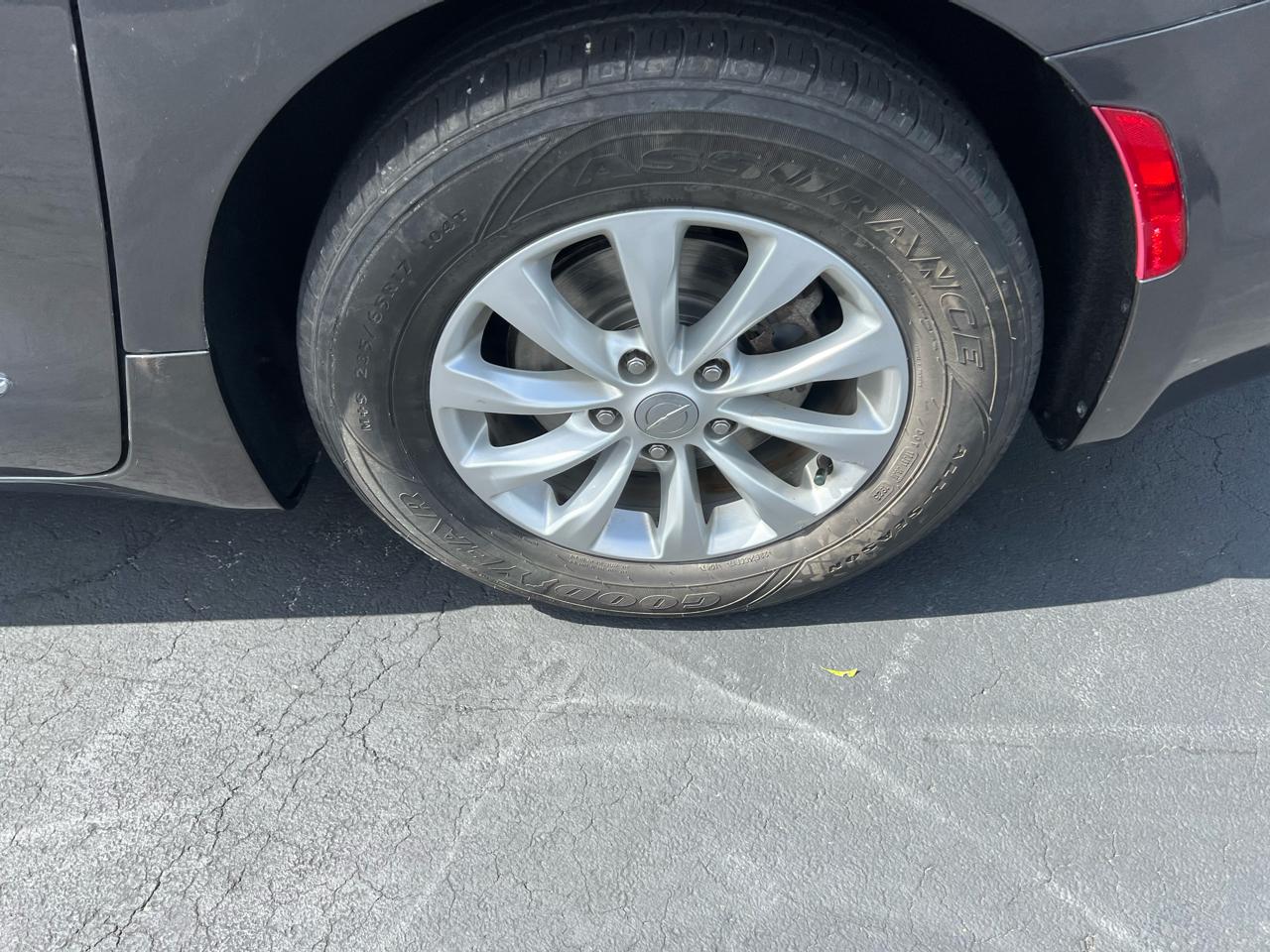 Chrysler Pacifica Touring L FWD 2018