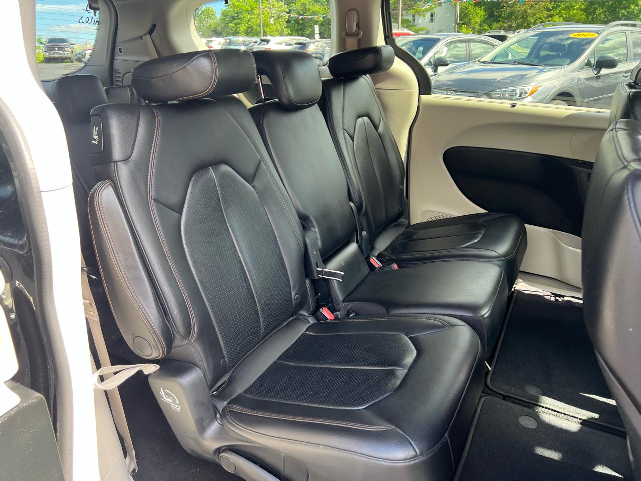Chrysler Pacifica Touring L FWD 2018