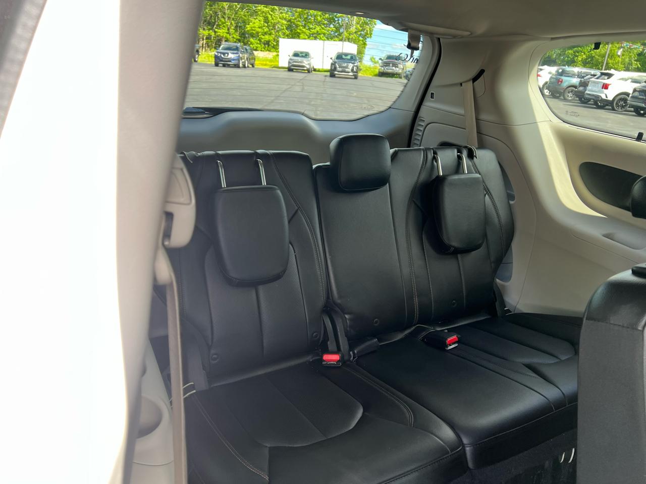 Chrysler Pacifica Touring L FWD 2018