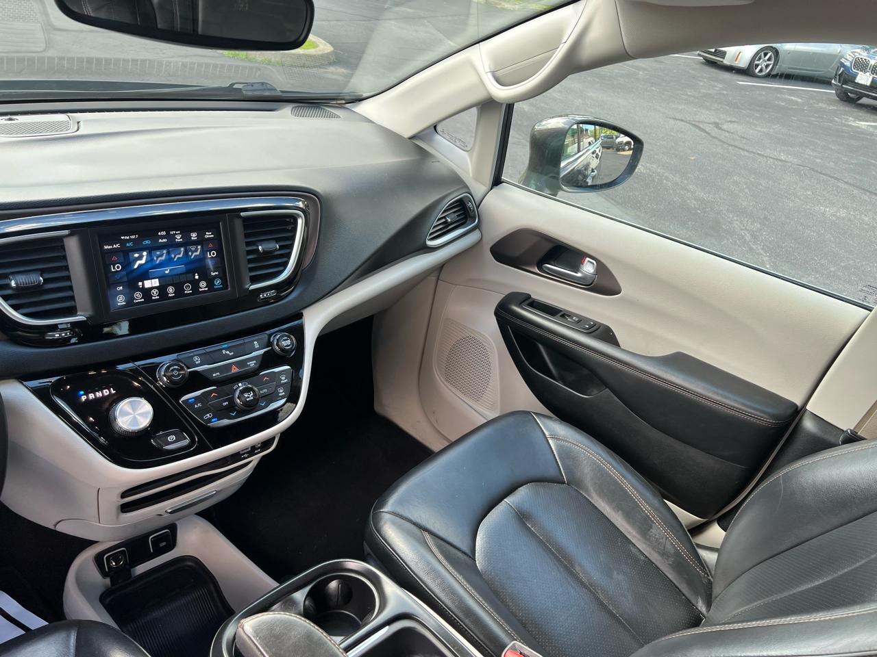 Chrysler Pacifica Touring L FWD 2018
