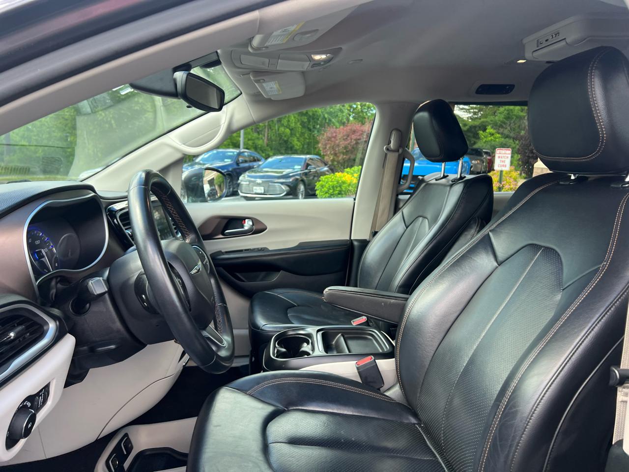 Chrysler Pacifica Touring L FWD 2018