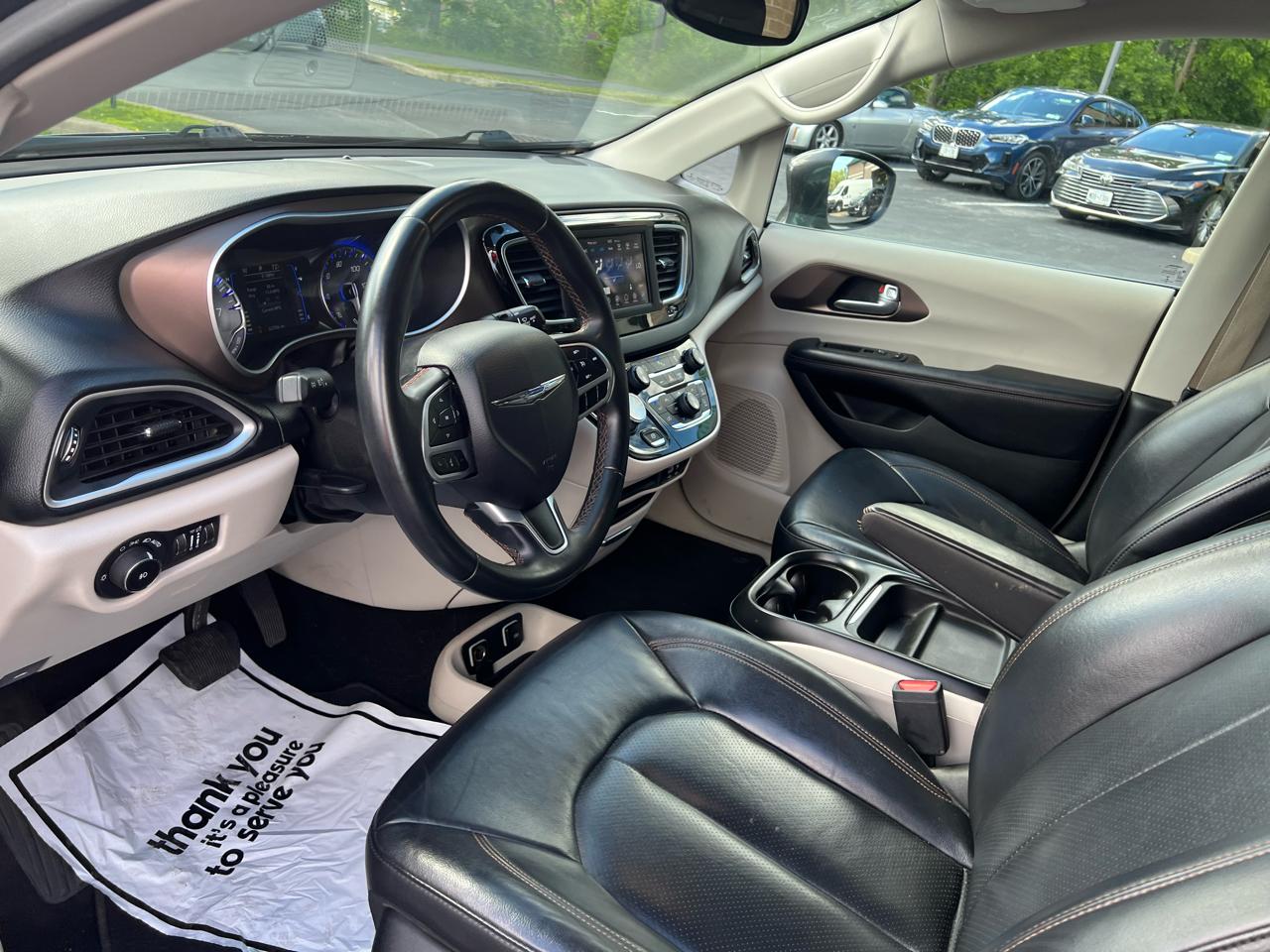 Chrysler Pacifica Touring L FWD 2018